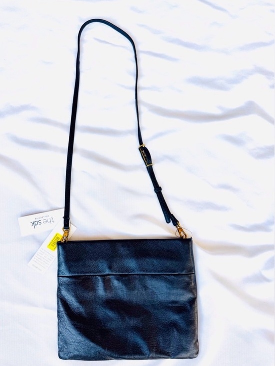 The Sak Handbags - NWT The Sak Tomboy Crossbody Bag w Detachable Adjustable Strap Midnight Black